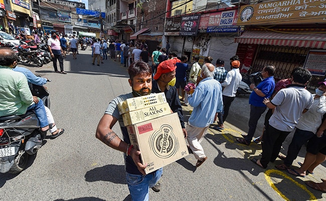 Hotel Delhi, Pasar Diizinkan Untuk Dibuka Kembali, Pusat Kebugaran Tetap Ditutup Untuk Saat Ini