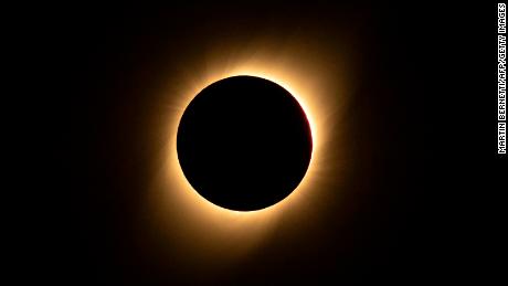 Foto-foto menakjubkan gerhana matahari di Amerika Selatan