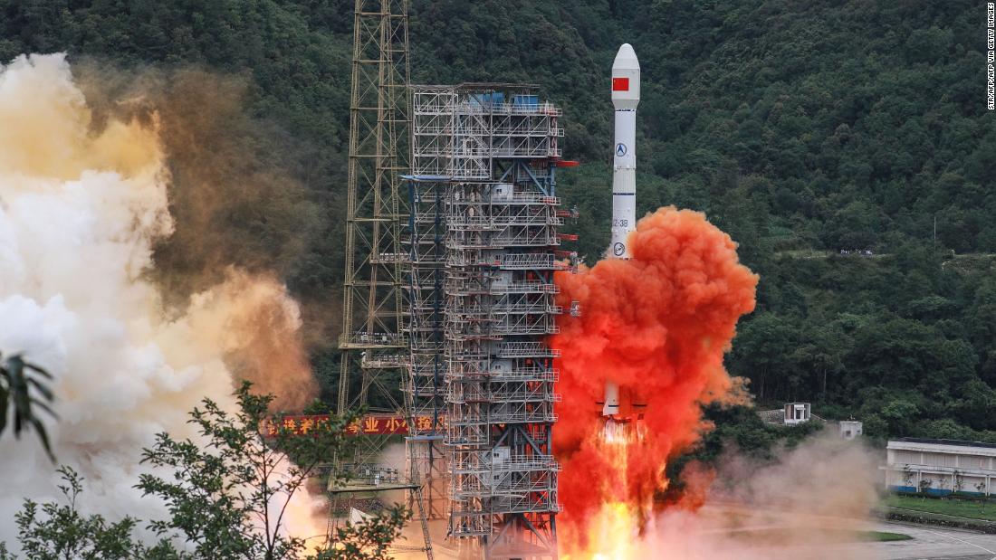 Pesaing GPS China Beidou sekarang beroperasi penuh setelah satelit final diluncurkan