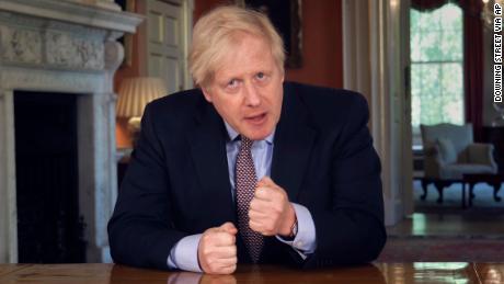 Boris Johnson dituduh merusak pengumuman aturan kuncian baru Inggris