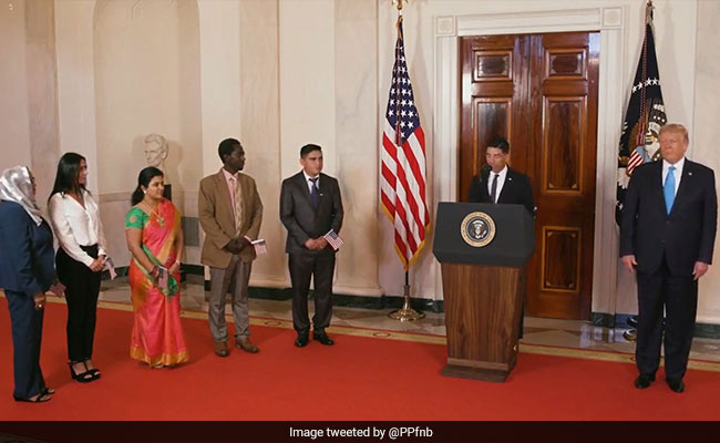 Insinyur Perangkat Lunak India Disumpah Sebagai Warga Negara AS Dalam Acara Gedung Putih Langka