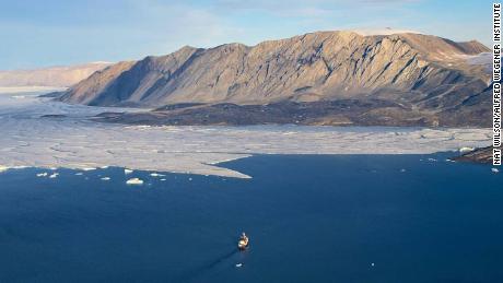 Lapisan es Greenland telah mencair hingga tak bisa kembali lagi, menurut studi baru