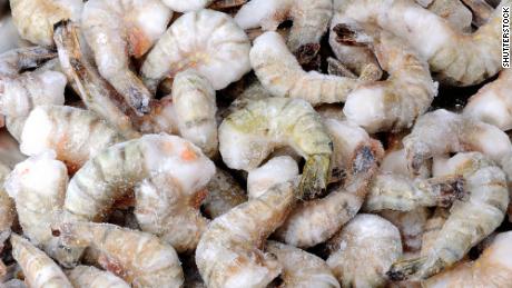 Virus corona telah terdeteksi pada kemasan produk makanan laut impor di beberapa kota di China.