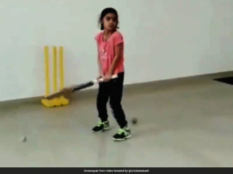 7-Year-Old Girls Helicopter Shots Have Twitter Thinking Of MS Dhoni. Watch